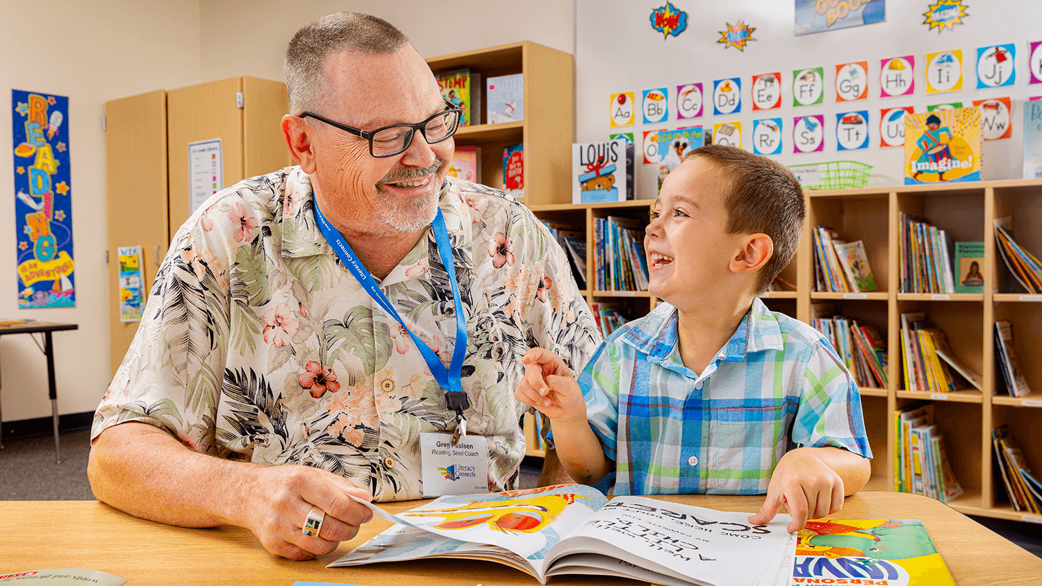 MecklerPhoto-04-Volunteer-and-Child-0303-F